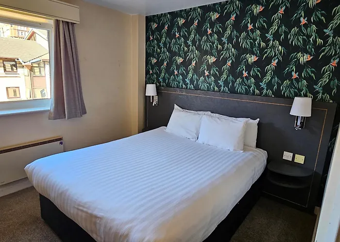 Pendulum Hotel